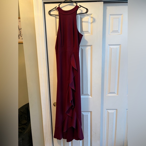 Chic Asymmetrical Burgundy Dress - Picture 2 of 4
